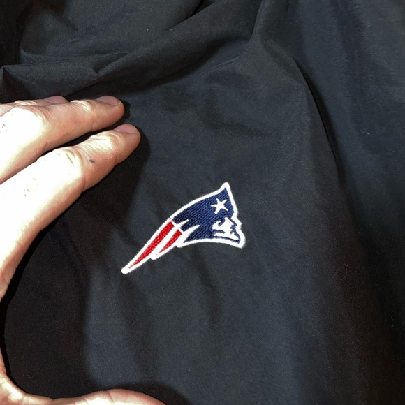 NFL New England Patriots Reebok Golf Black Hooded Windbreaker Jacket | Size XL - Picture 7 of 12